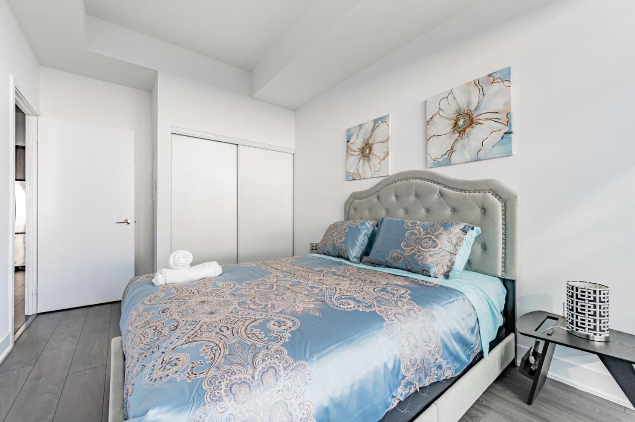 تورونتو Condo In Parklawn & Lake Shore With Free Parking Close To Airport المظهر الخارجي الصورة
