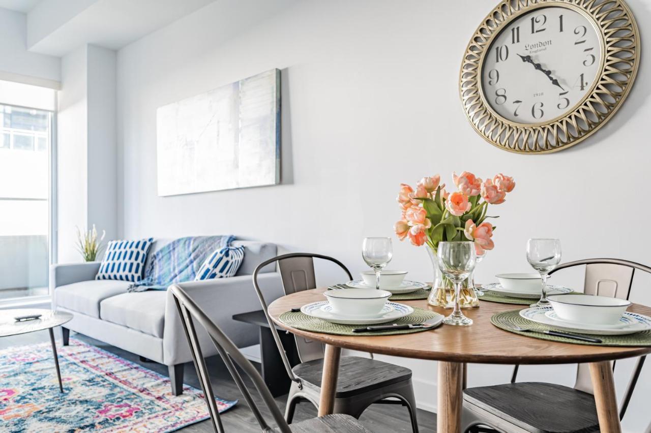تورونتو Condo In Parklawn & Lake Shore With Free Parking Close To Airport المظهر الخارجي الصورة