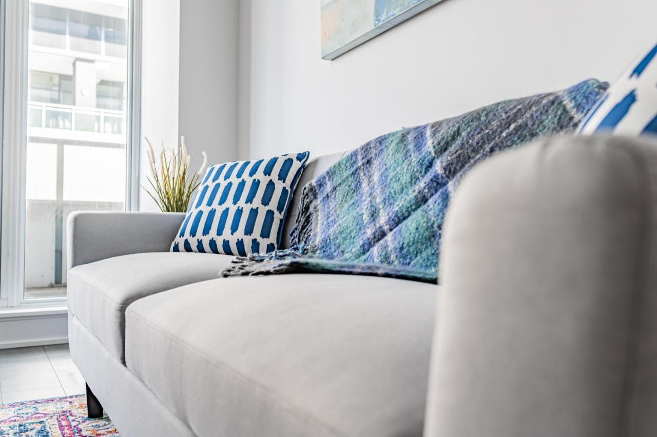 تورونتو Condo In Parklawn & Lake Shore With Free Parking Close To Airport المظهر الخارجي الصورة