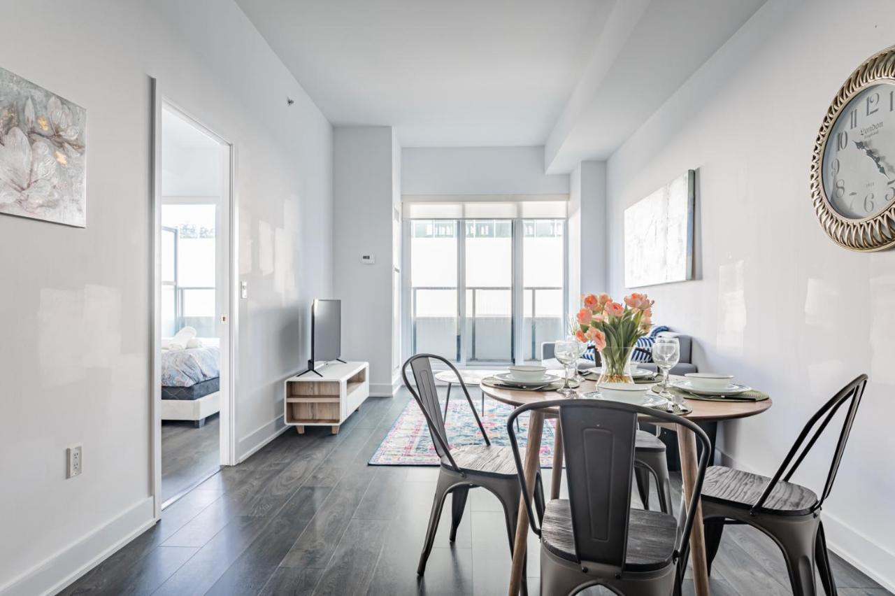 تورونتو Condo In Parklawn & Lake Shore With Free Parking Close To Airport المظهر الخارجي الصورة
