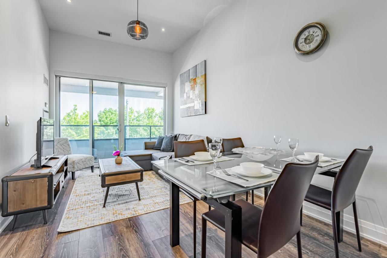 تورونتو Condo In Parklawn & Lake Shore With Free Parking Close To Airport المظهر الخارجي الصورة