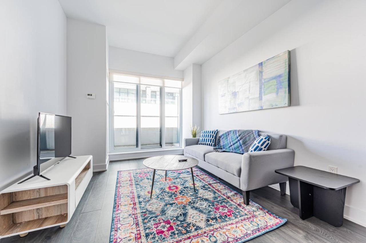 تورونتو Condo In Parklawn & Lake Shore With Free Parking Close To Airport المظهر الخارجي الصورة
