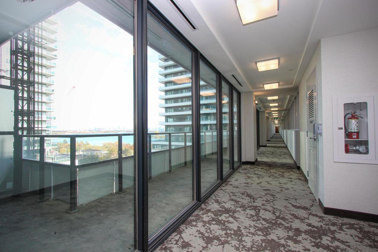 تورونتو Condo In Parklawn & Lake Shore With Free Parking Close To Airport المظهر الخارجي الصورة