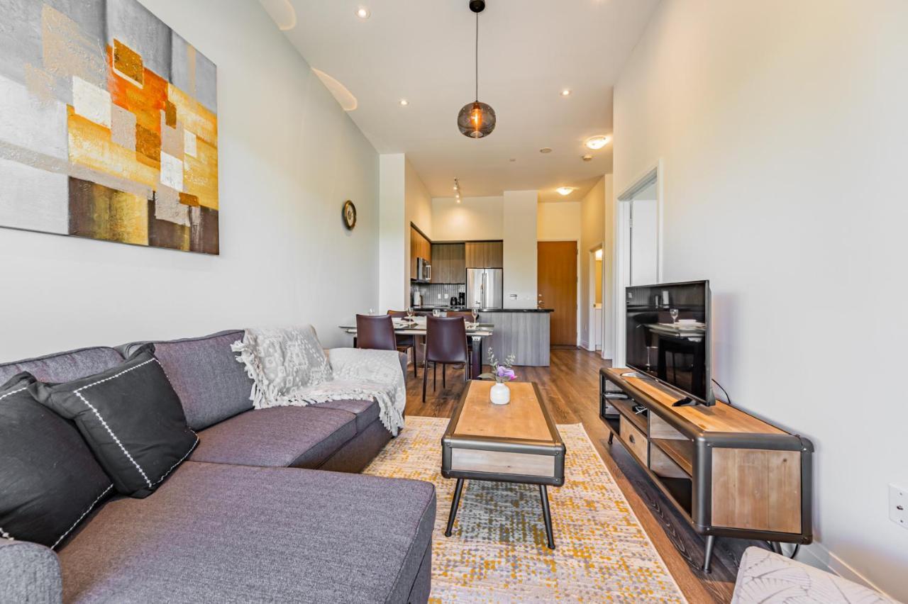تورونتو Condo In Parklawn & Lake Shore With Free Parking Close To Airport المظهر الخارجي الصورة