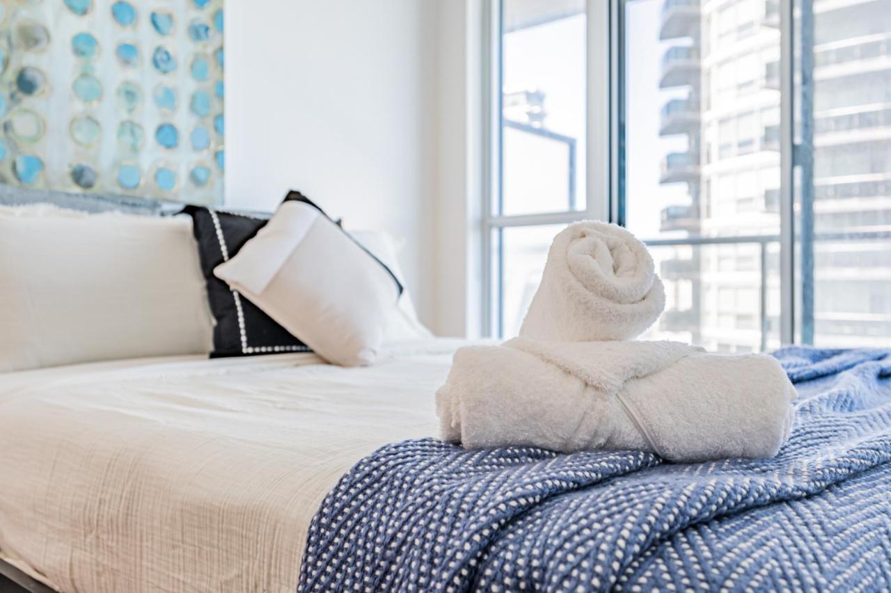تورونتو Condo In Parklawn & Lake Shore With Free Parking Close To Airport المظهر الخارجي الصورة
